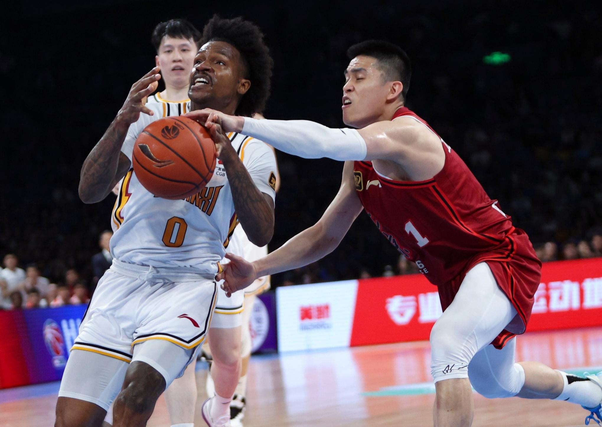 欧宝娱乐关于转折点!北京首钢刷新队史纪录;CBA季后赛今晚攻防权衡;目标明确;资深球员宣示担当的信息